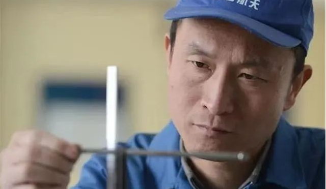 <strong>火箭发动机的精密加工，为什么离不开手工操作？</strong>