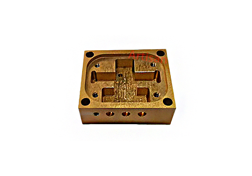 <strong>图三：波导精密加工..</strong>