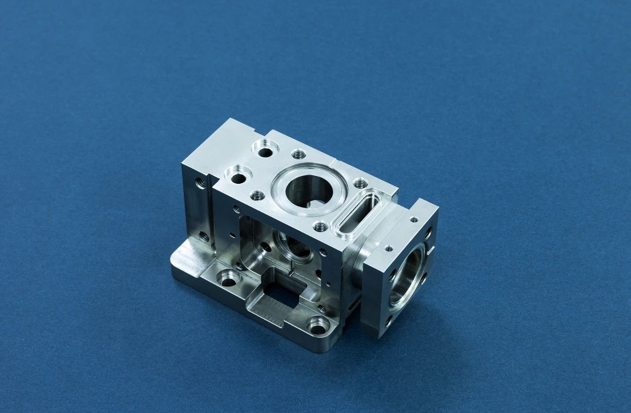 精密工件制造展示图