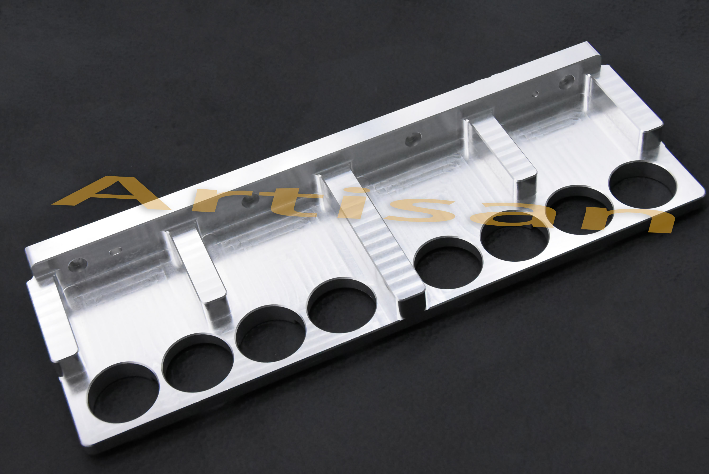 <strong>电子类精密加工：板2</strong>