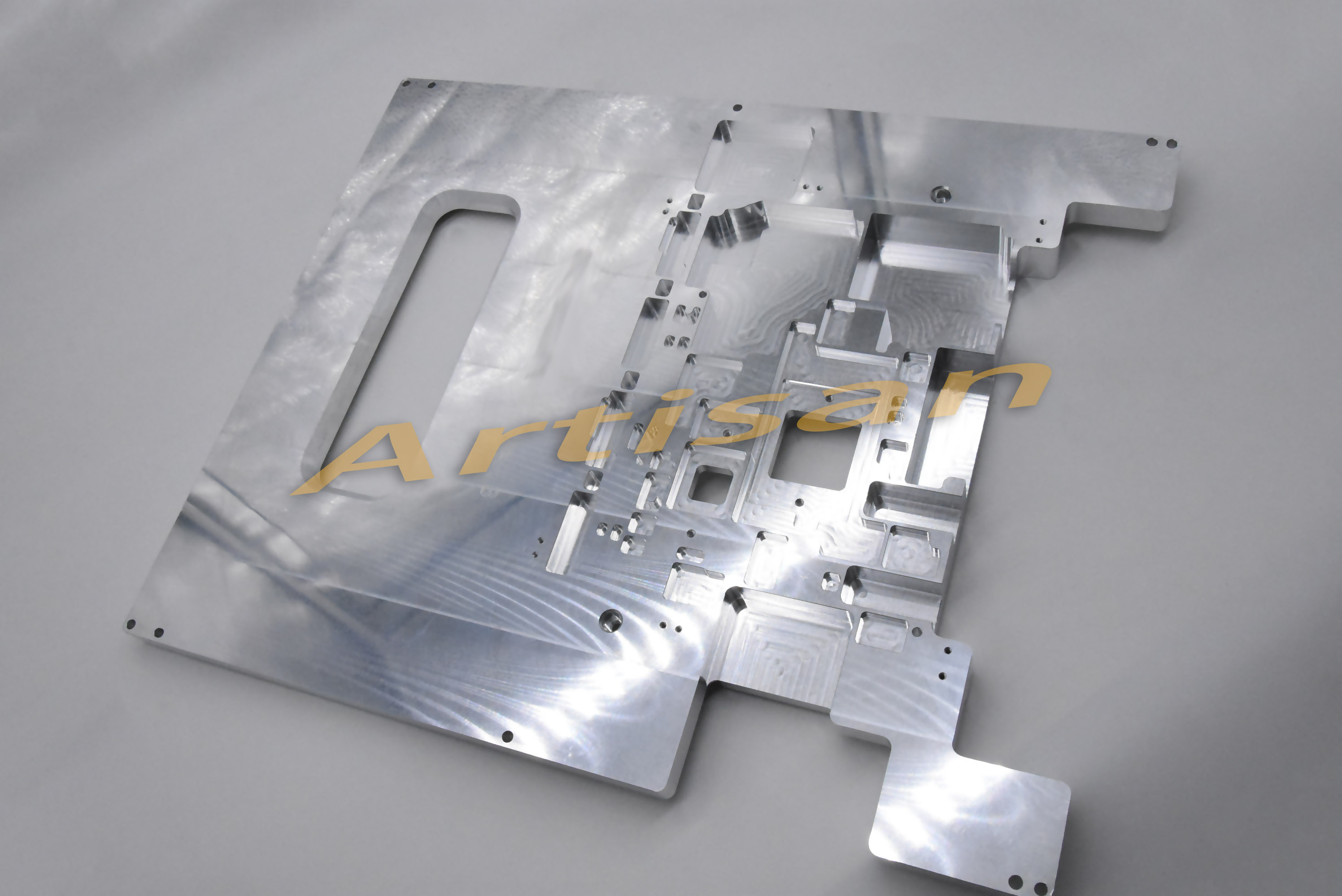 <strong>电子类精密件加工：固定架</strong>