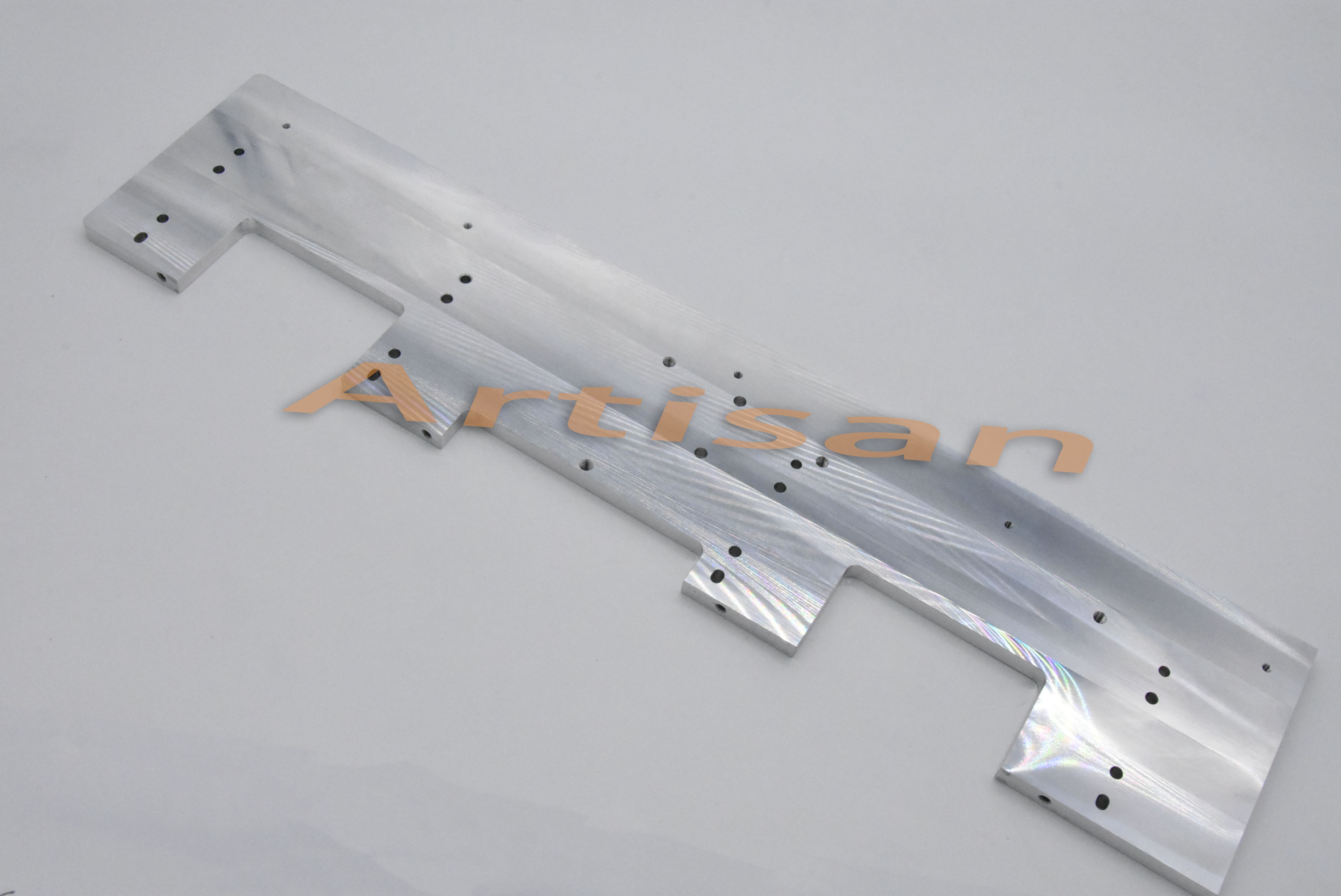 <strong>电子类精密件加工：安装板1</strong>